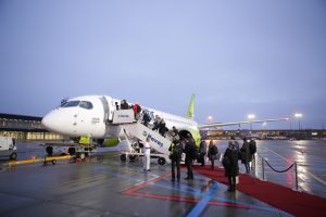 airbaltic_cs300_amsterdam_2